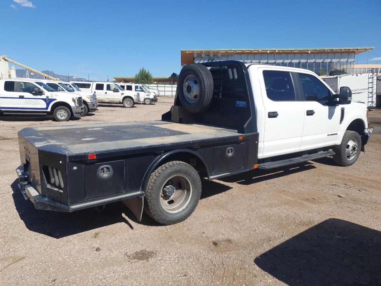 2022 Ford F350 Super Duty - Фото 3