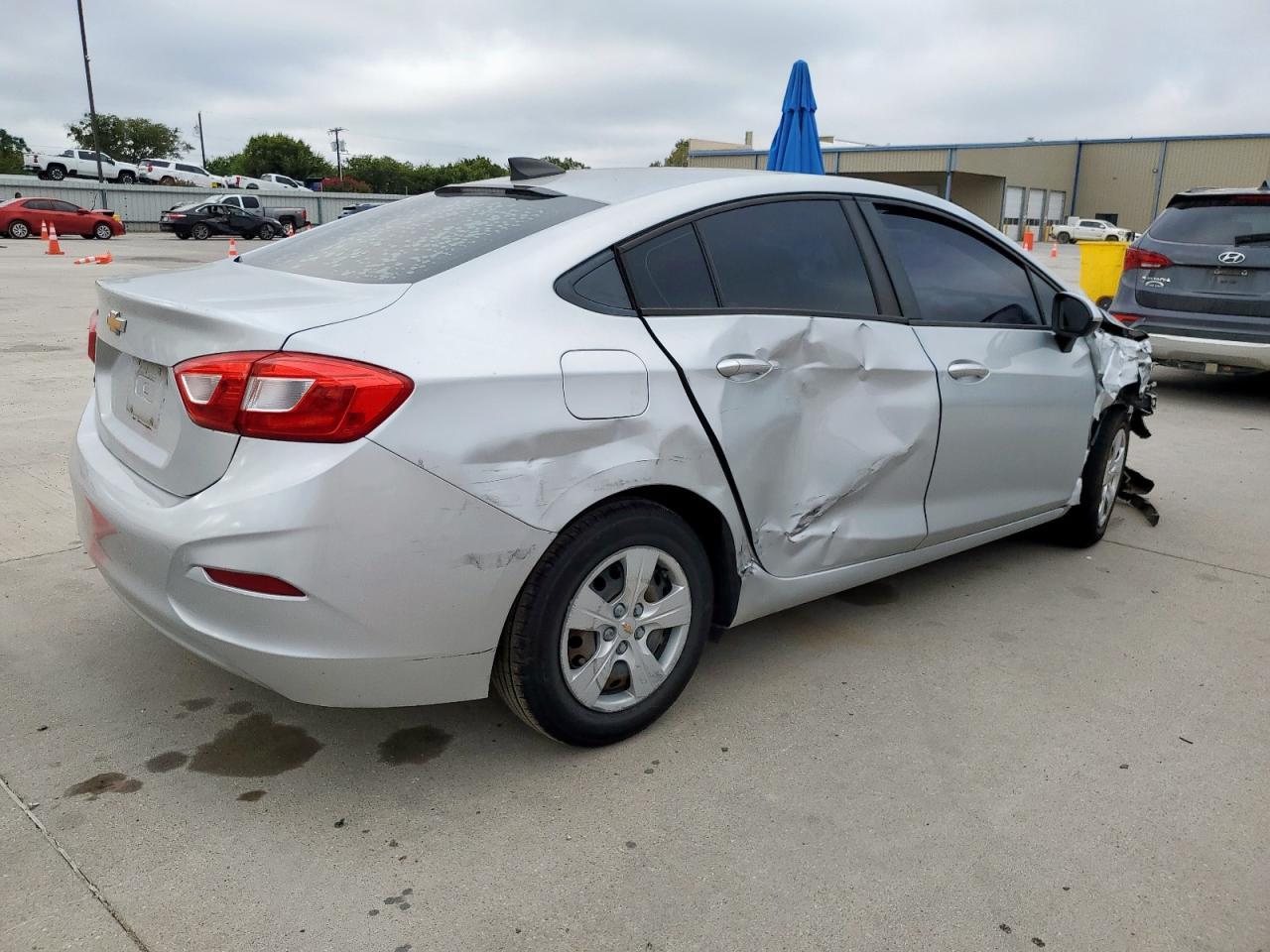 2017 Chevrolet Cruze Ls - Фото 3