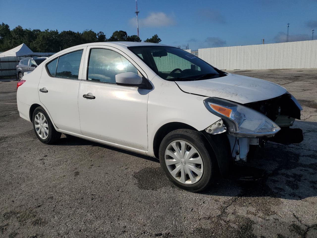 2017 Nissan Versa S - Image 4