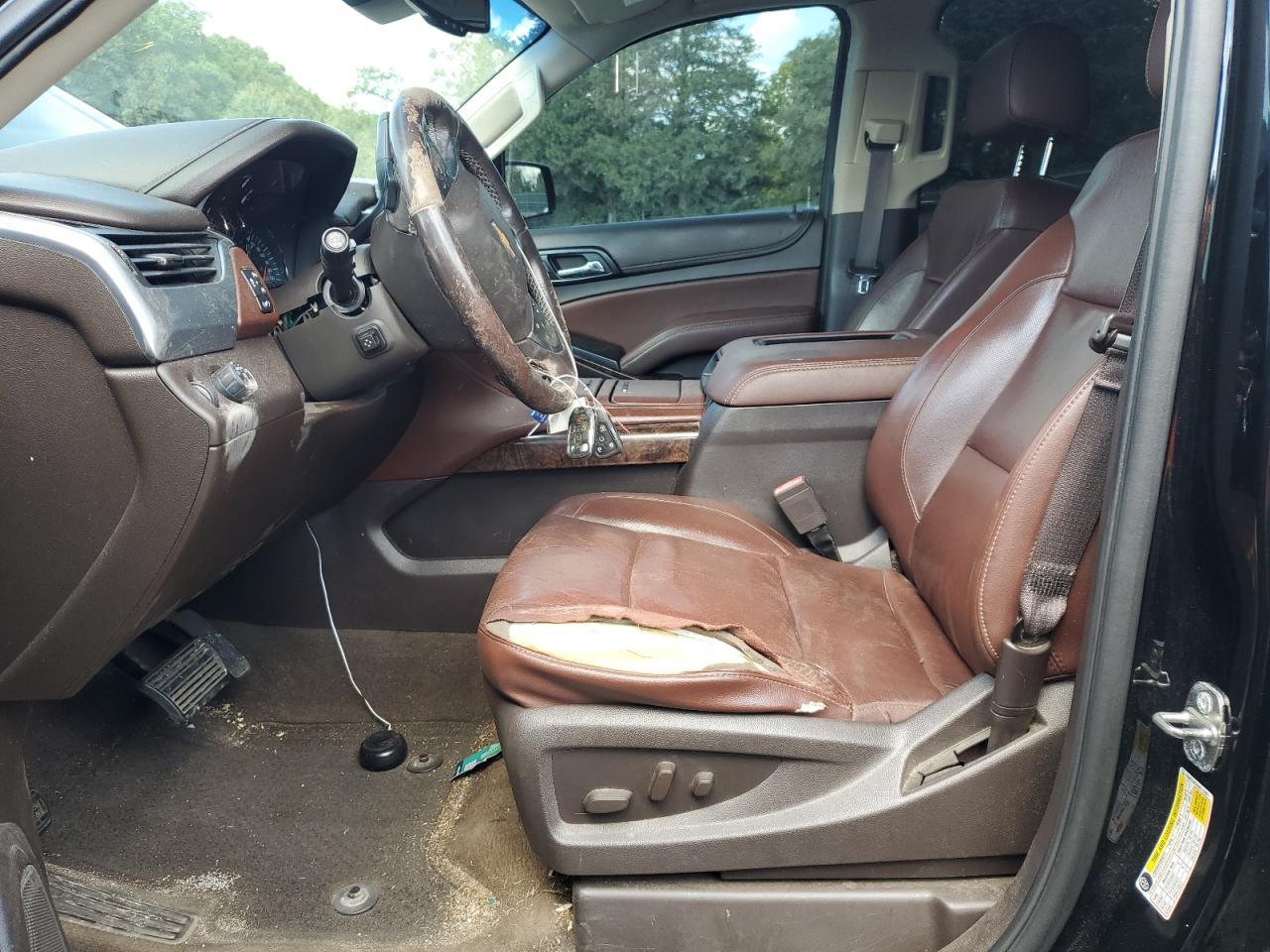 2017 Chevrolet Suburban C1500 Premier - Image 7