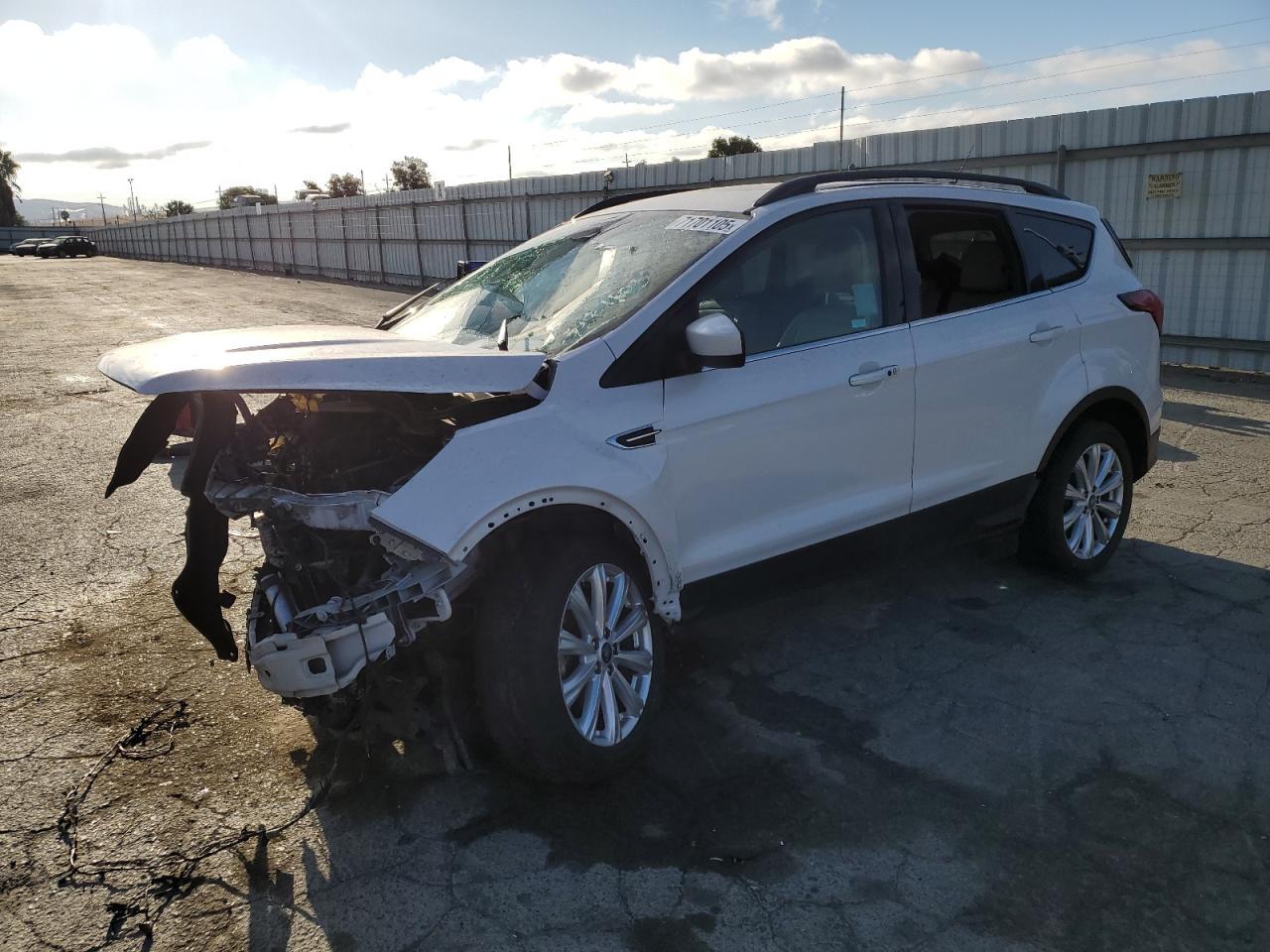 2019 Ford Escape Sel