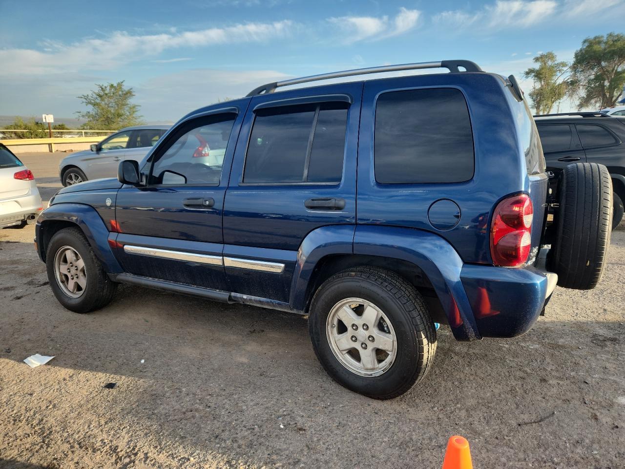 2005 Jeep Liberty Limited - Image 2