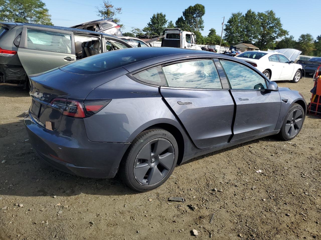 2023 Tesla Model 3 - Фото 3