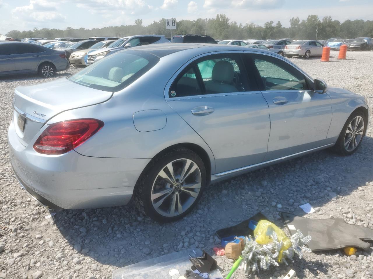 2018 Mercedes-Benz C 300 4Matic - Фото 3