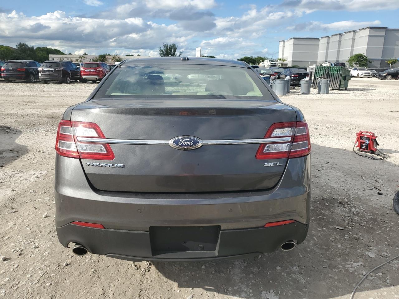 2017 Ford Taurus Sel - Image 6