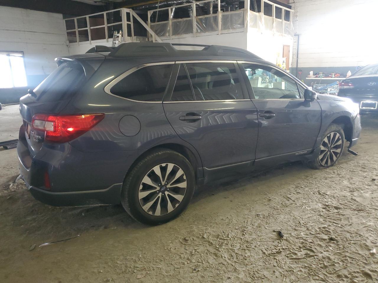 2017 Subaru Outback 3.6R Limited - Image 3