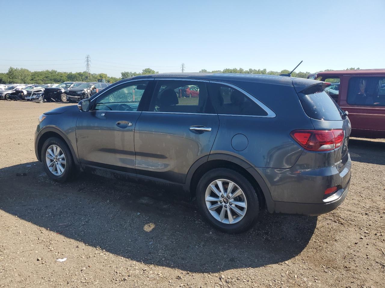 2020 Kia Sorento S - Фото 2