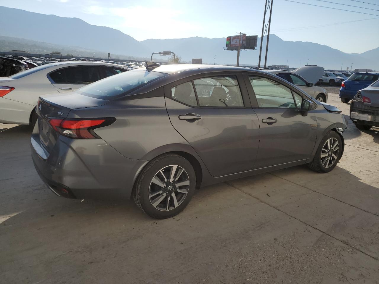 2021 Nissan Versa Sv - Image 3