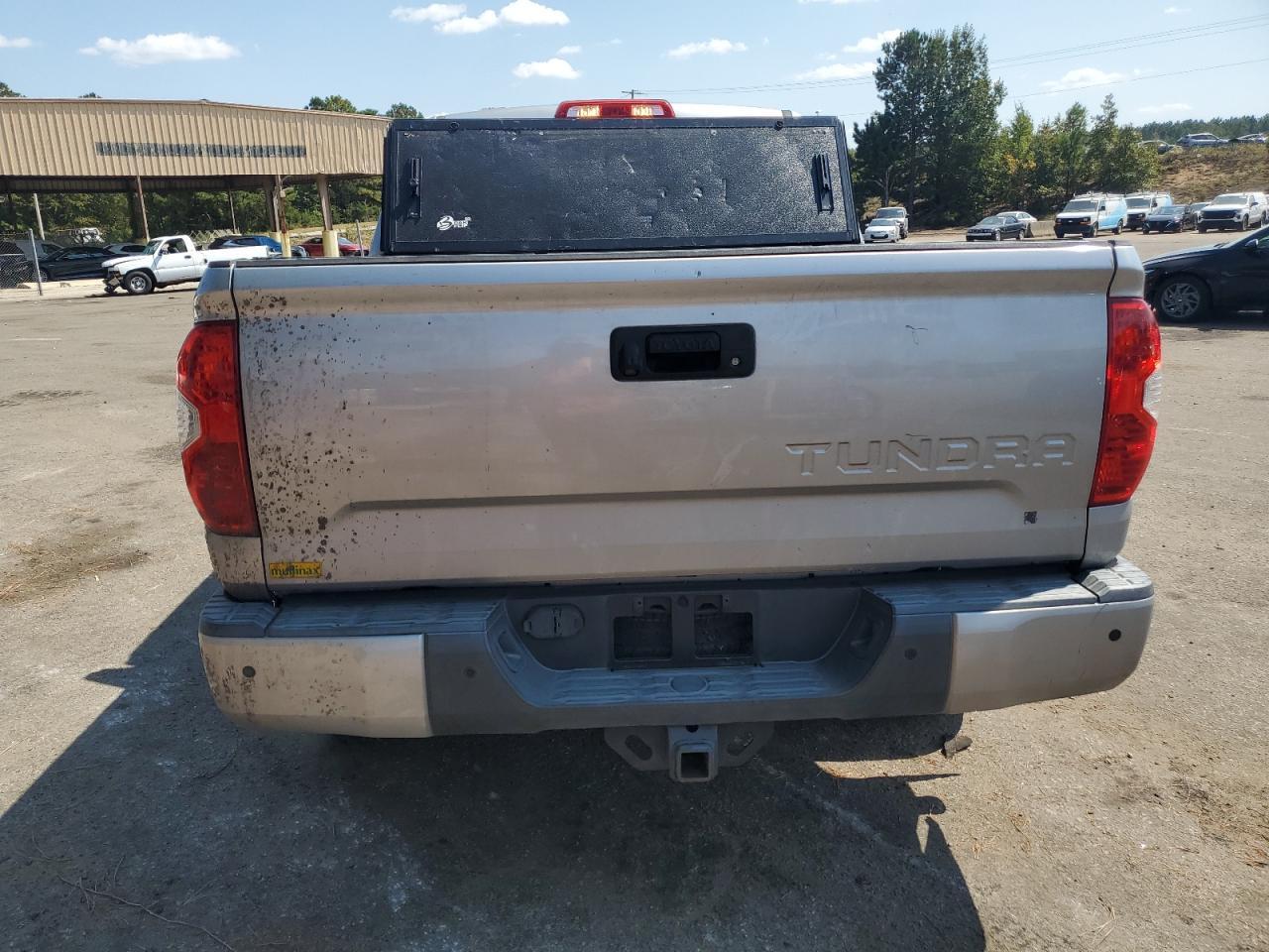 2014 Toyota Tundra Crewmax Limited - Image 6