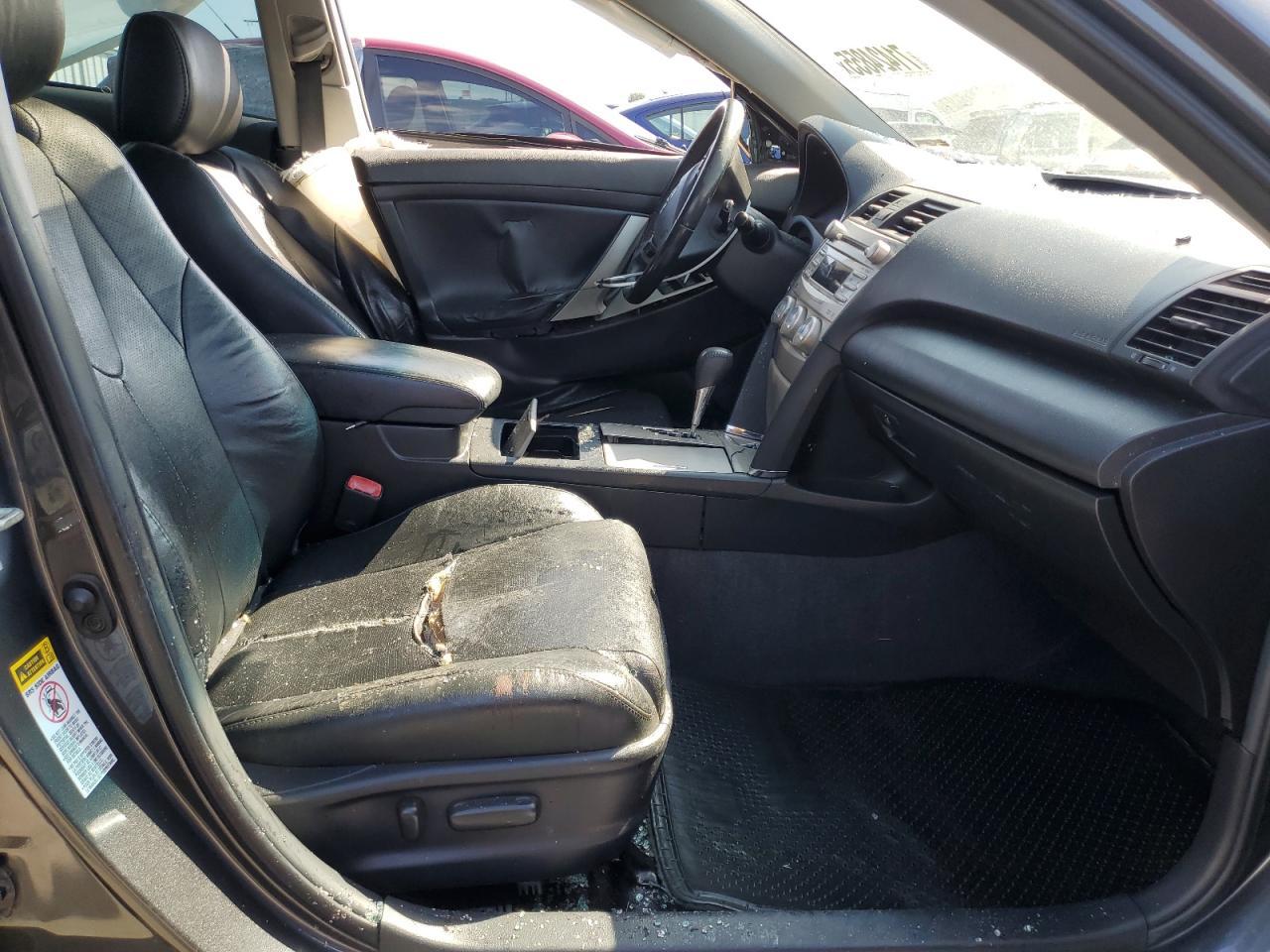 2010 Toyota Camry Se - Фото 7