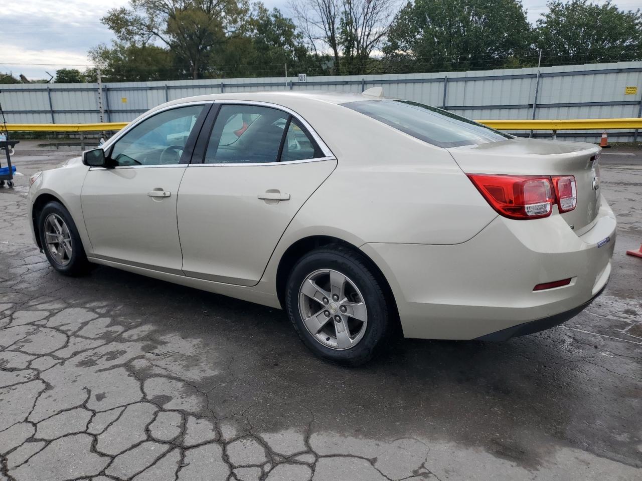 2014 Chevrolet Malibu 1Lt - Фото 2
