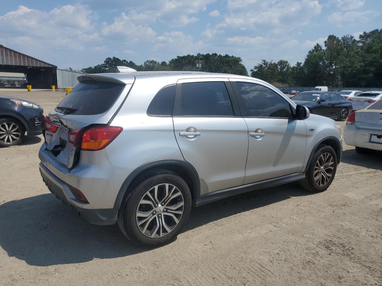 2018 Mitsubishi Outlander Sport Es - Image 3