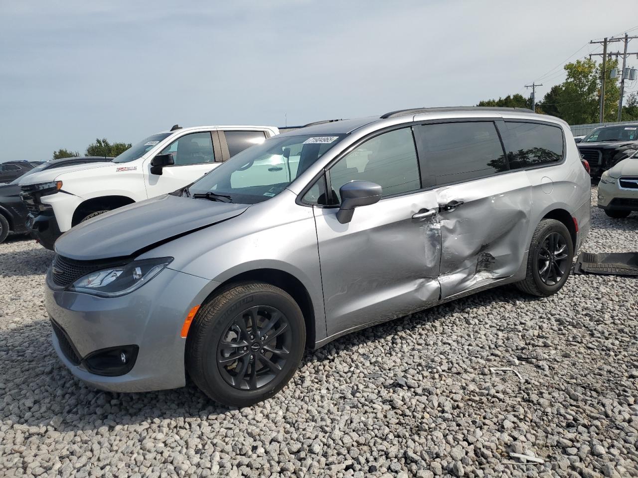2020 Chrysler Pacifica Touring L