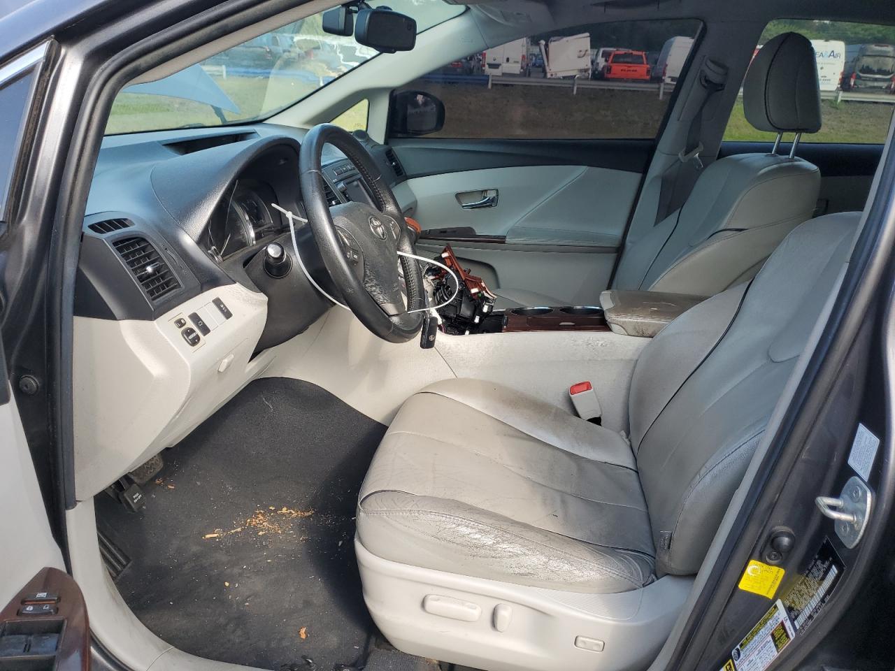 2012 Toyota Venza Le - Image 7