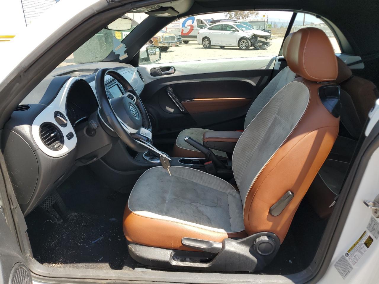 2017 Volkswagen Beetle S/Se - Фото 7