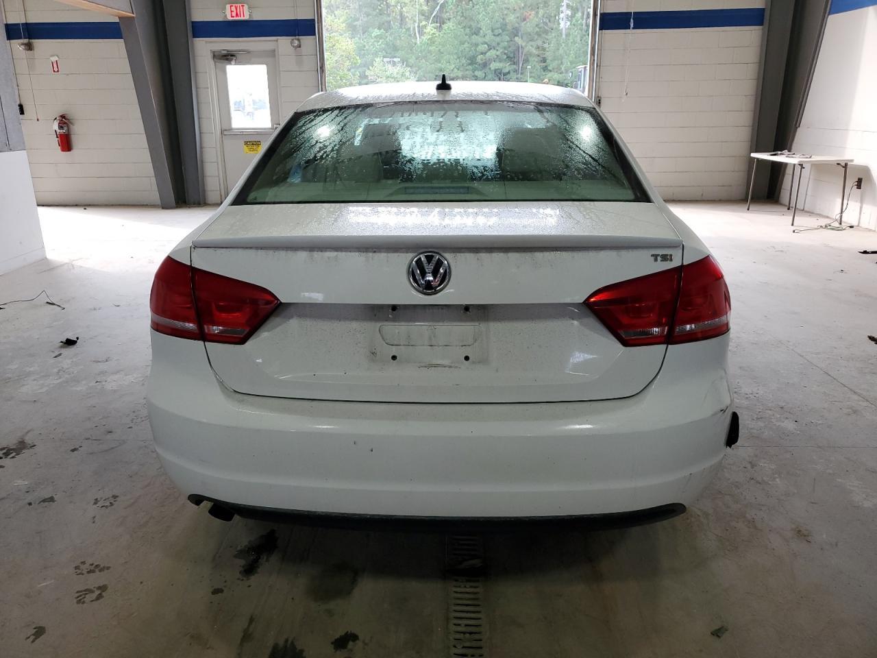 2014 Volkswagen Passat S - Фото 6