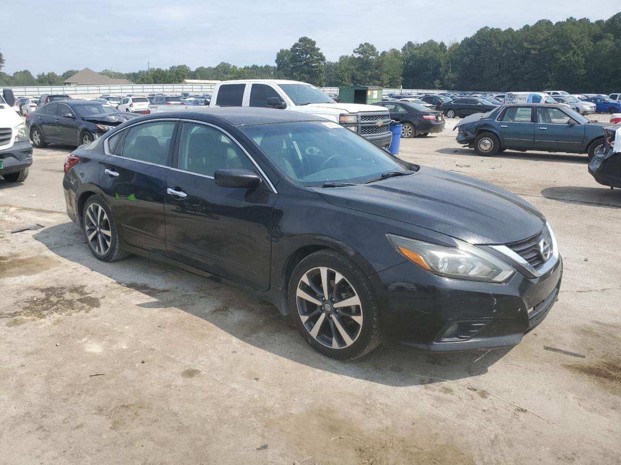 2017 Nissan Altima 2.5 - Image 4