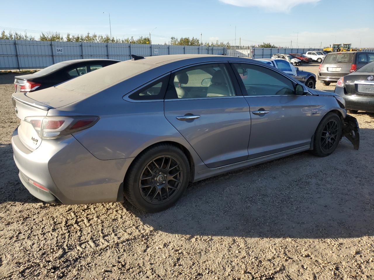 2016 Hyundai Sonata Hybrid - Image 3