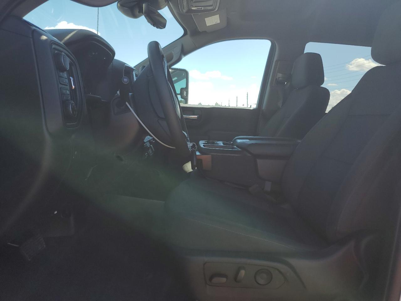 2024 Chevrolet Silverado K2500 Custom - Фото 7