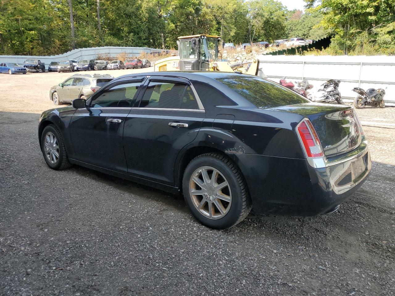 2013 Chrysler 300C - Фото 2