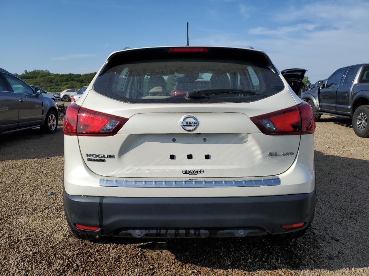 2019 Nissan Rogue Sport S - Фото 6