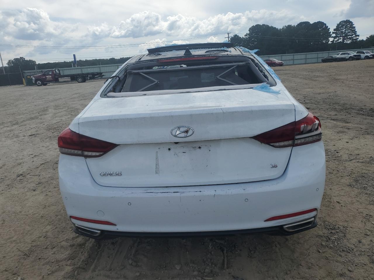 2016 Hyundai Genesis 3.8L - Фото 6