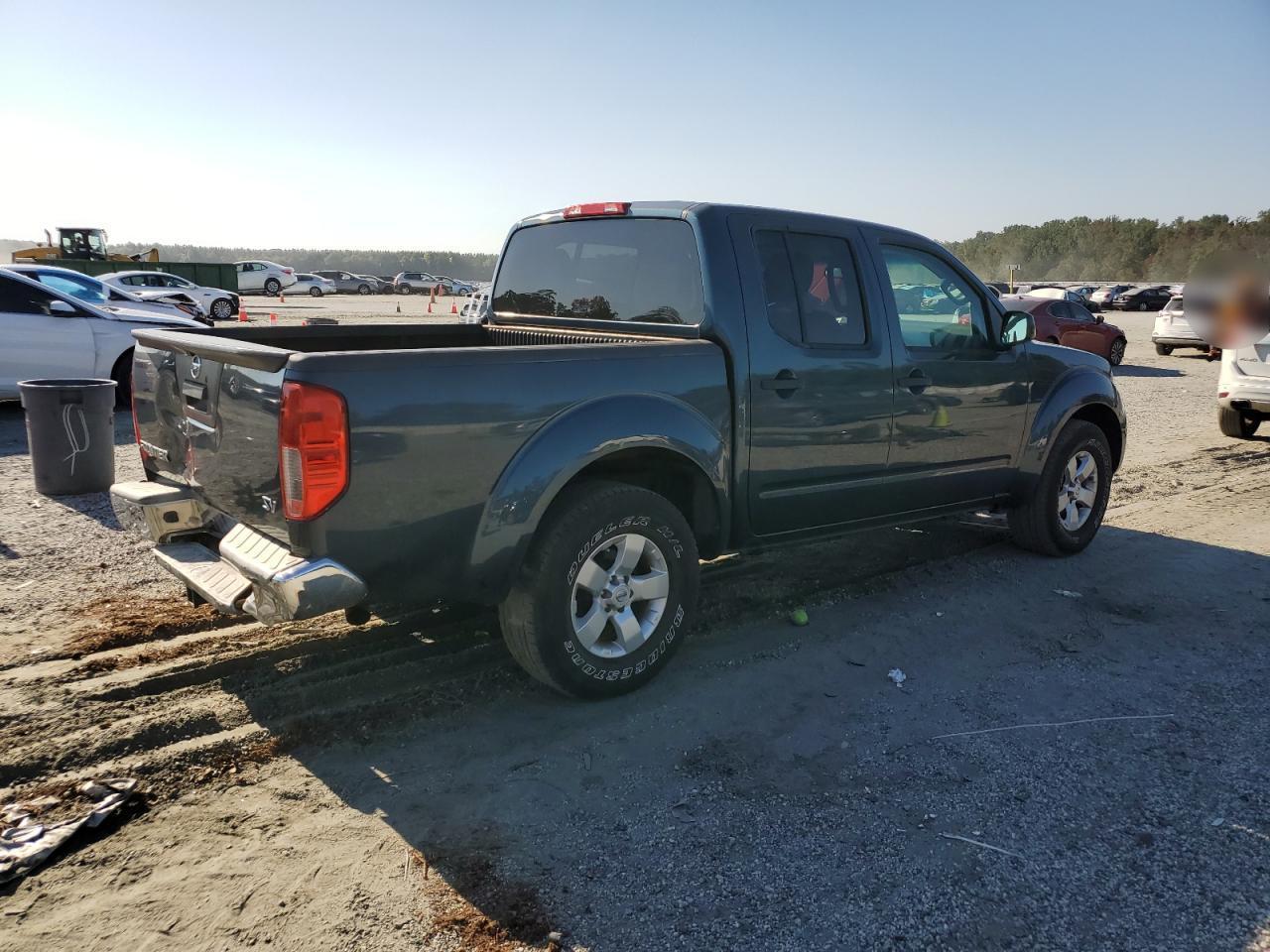 2013 Nissan Frontier S - Image 3