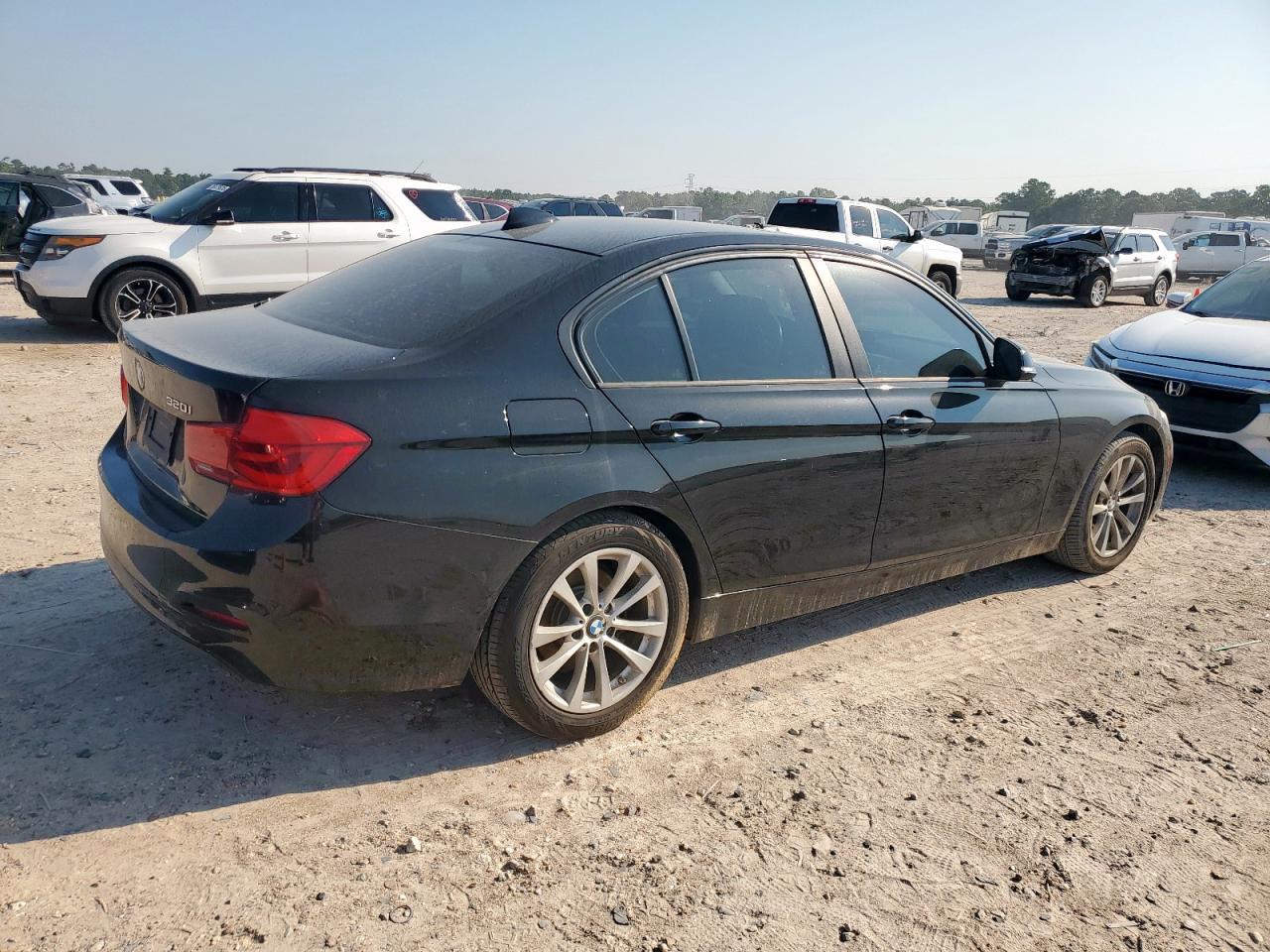 2017 BMW 320 I - Фото 3