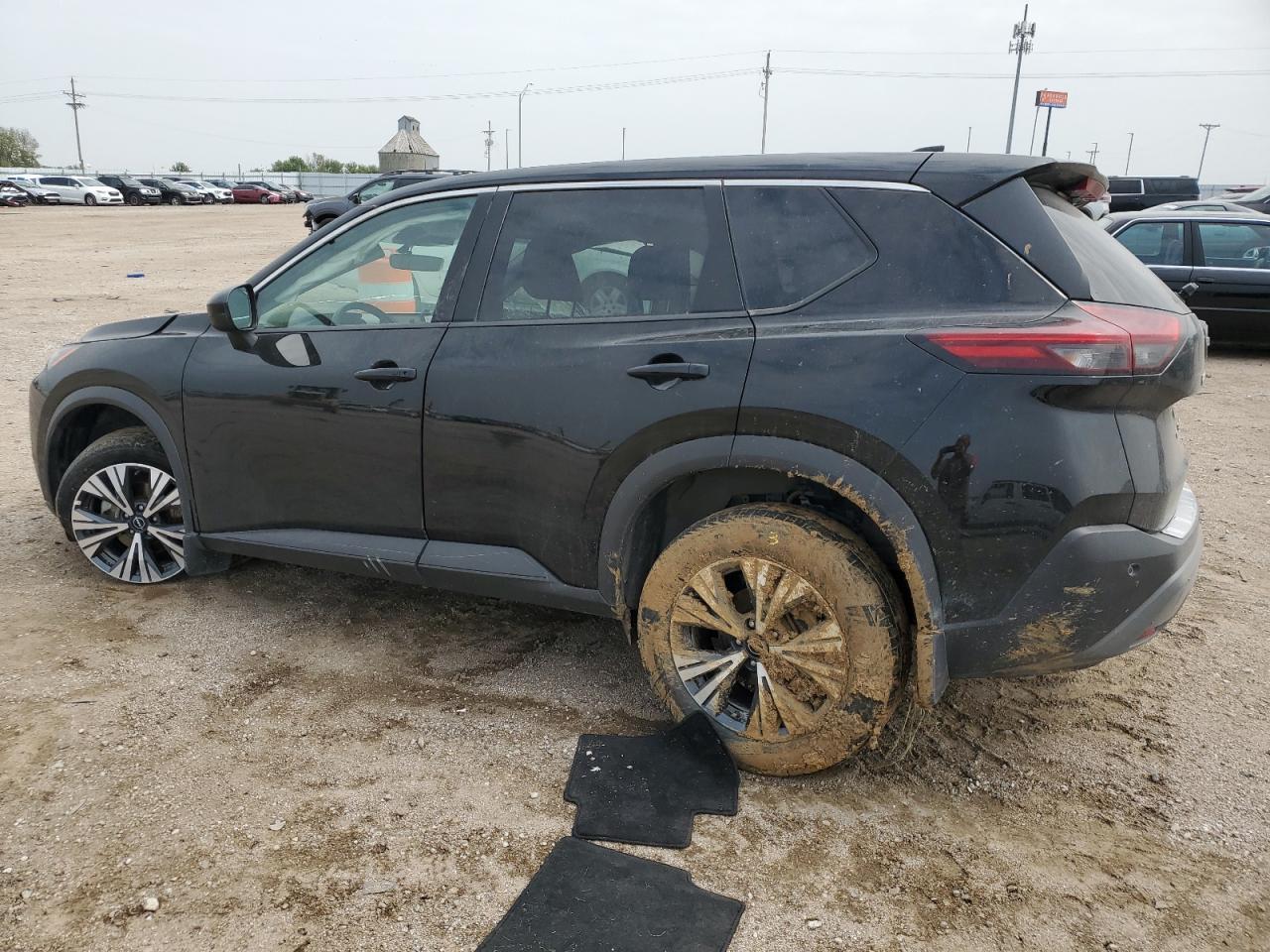 2023 Nissan Rogue Sv - Image 2