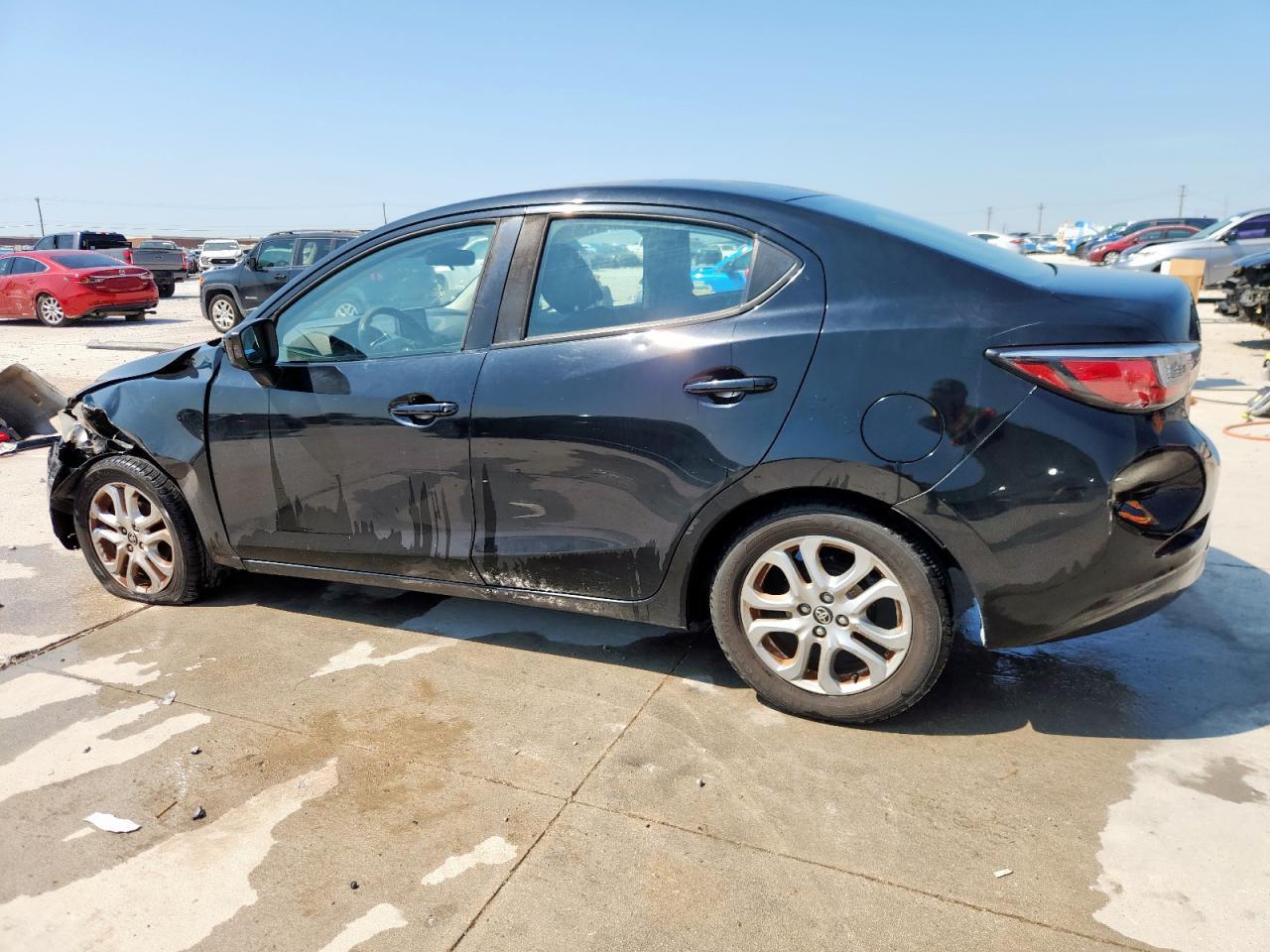 2018 Toyota Yaris Ia - Фото 2