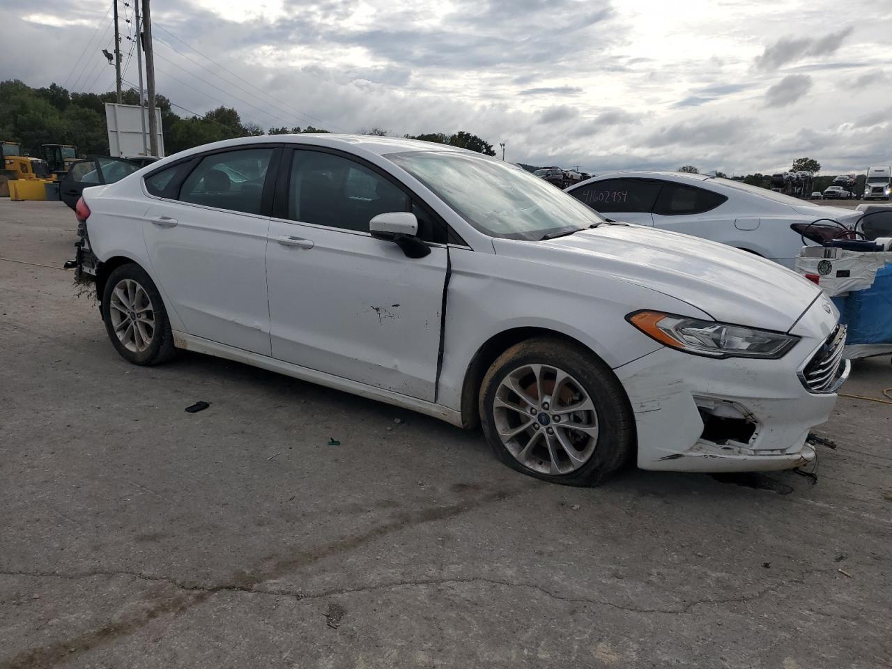 2020 Ford Fusion Se - Image 4