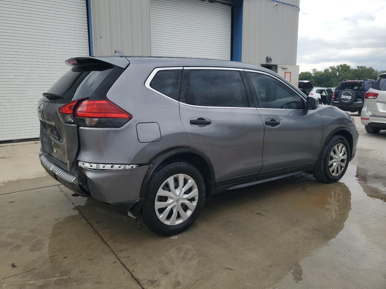 2017 Nissan Rogue S - Image 3