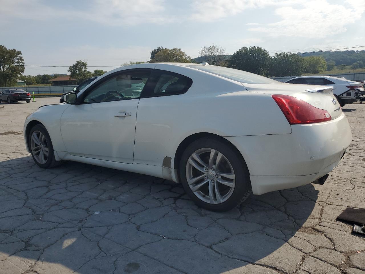 2010 Infiniti G37 - Фото 2