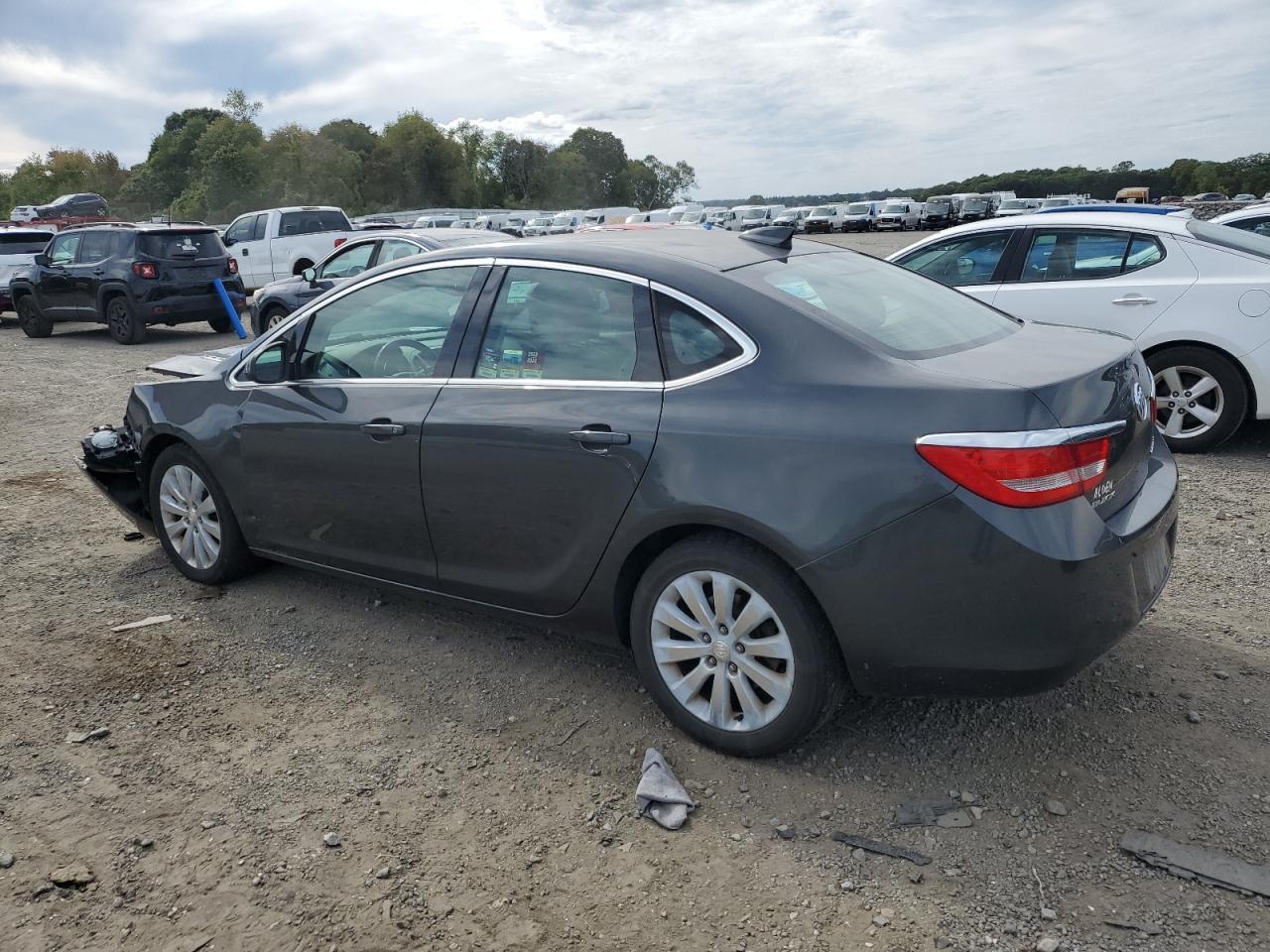 2016 Buick Verano - Фото 2