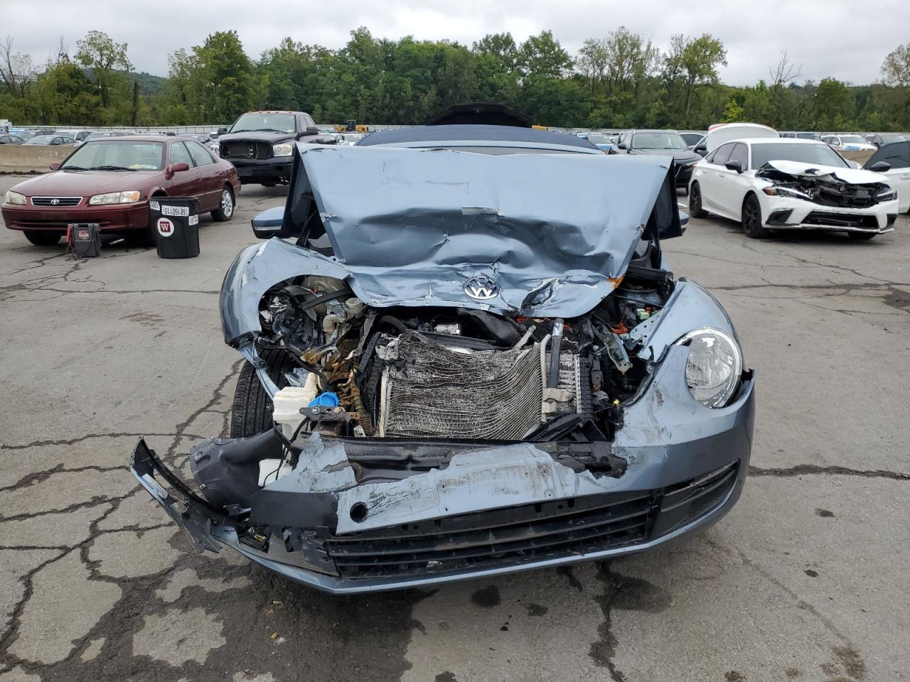 2016 Volkswagen Beetle S/Se - Image 5