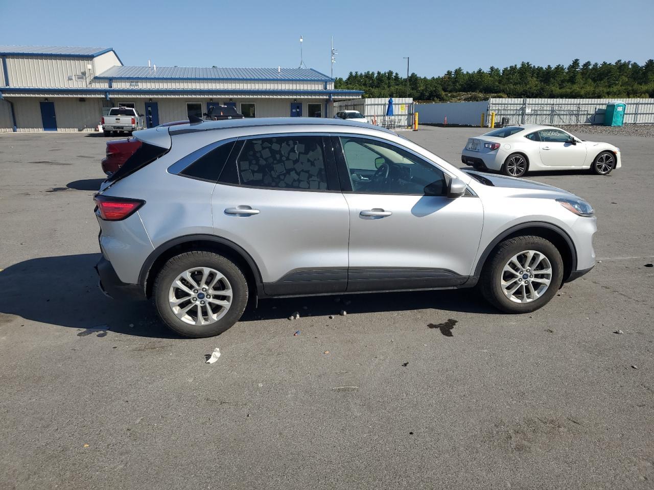 2020 Ford Escape Se - Фото 3