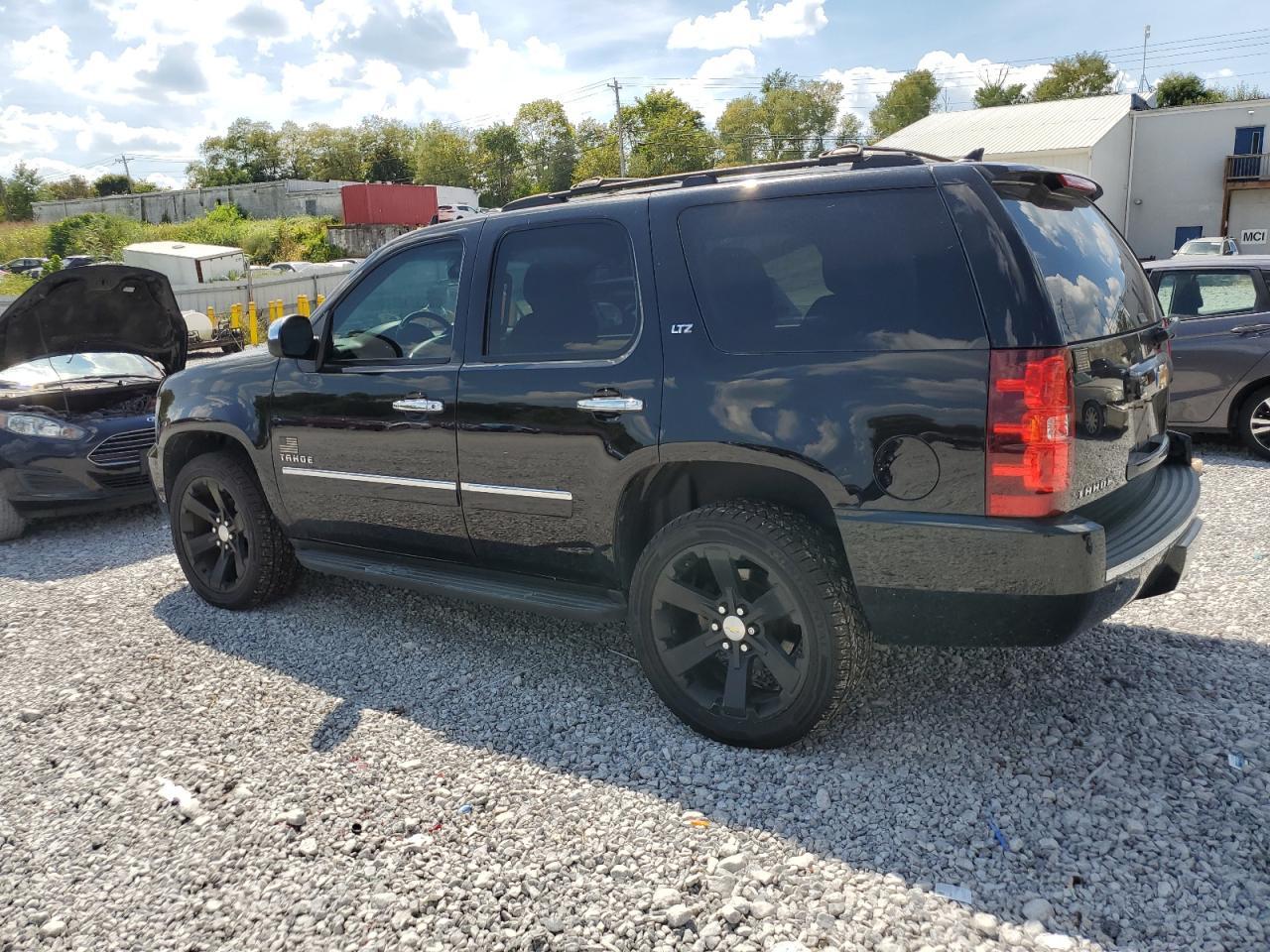 2014 Chevrolet Tahoe K1500 Ltz - Фото 2