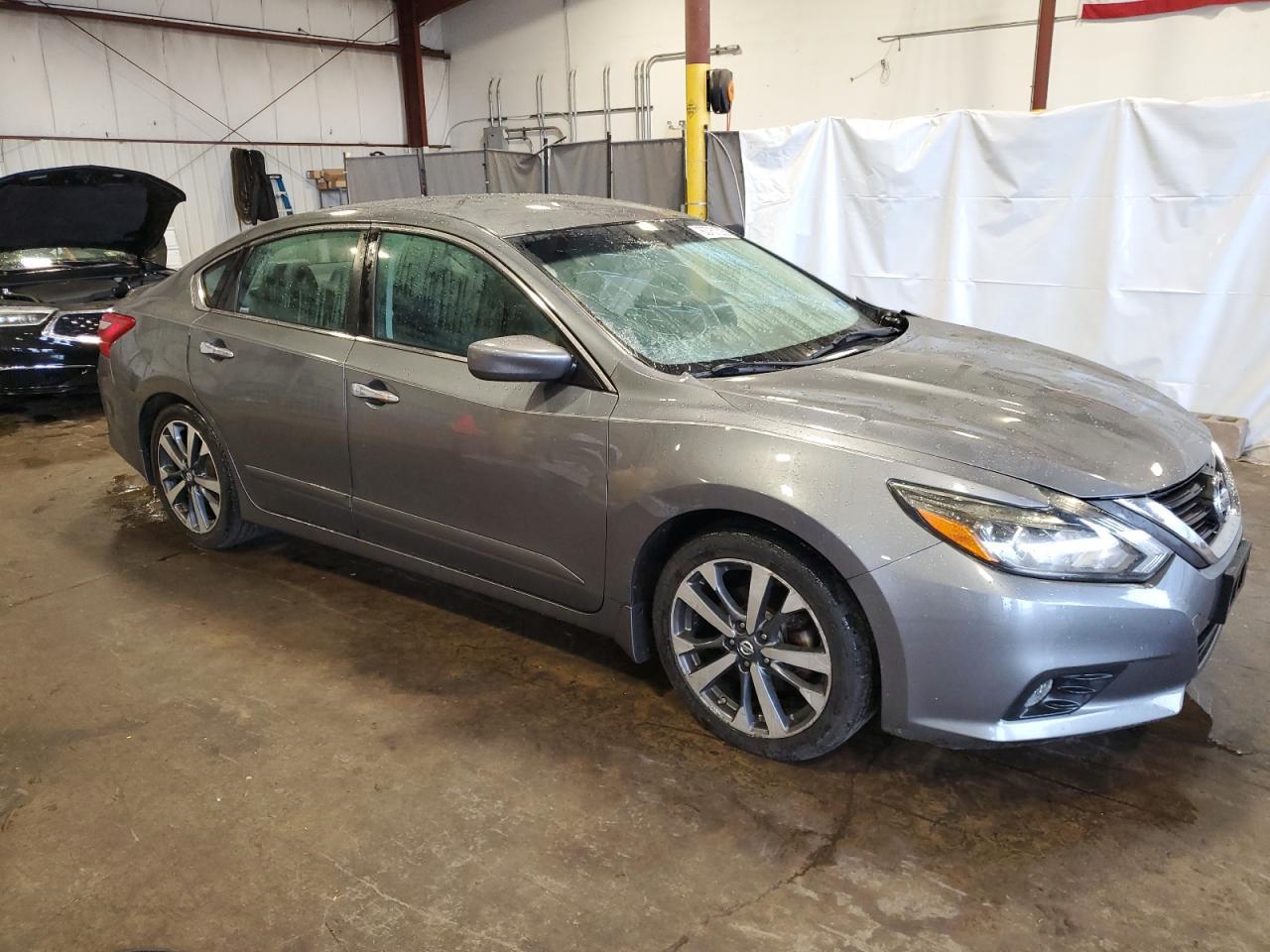 2016 Nissan Altima 2.5 Sr - Image 4