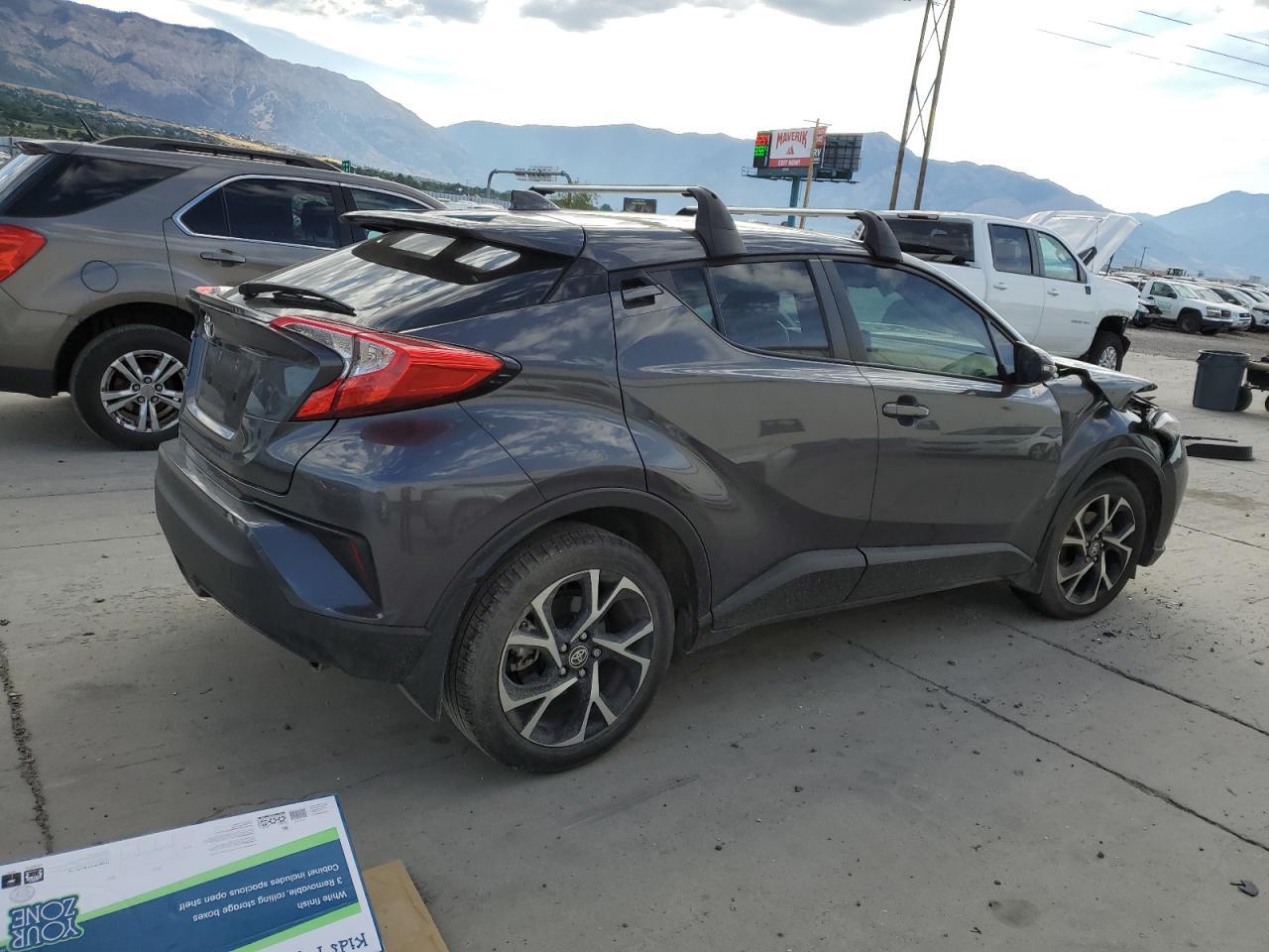 2021 Toyota C-Hr Xle - Image 3
