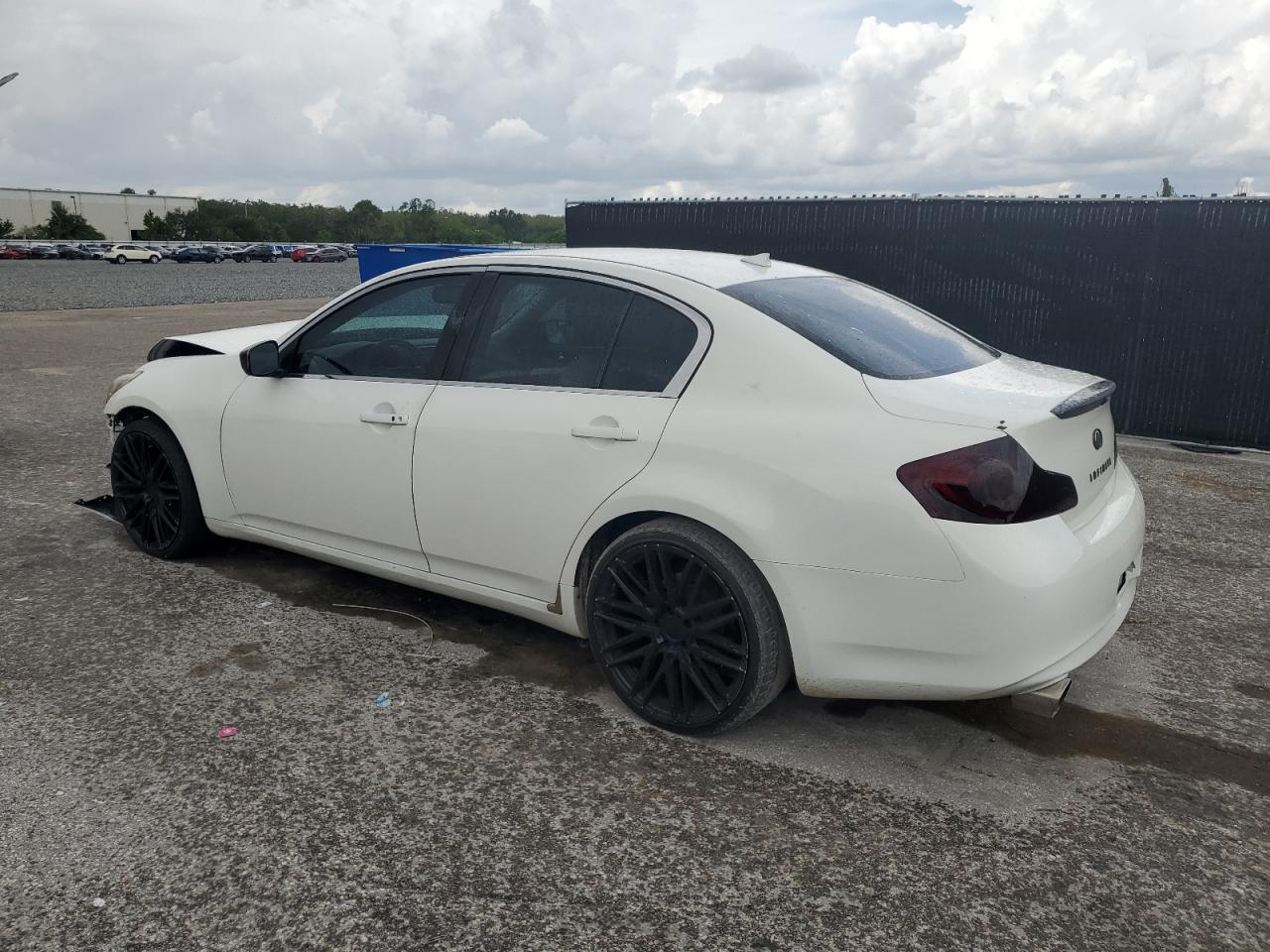 2011 Infiniti G25 Base - Фото 2