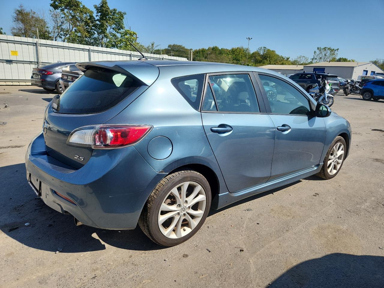 2011 Mazda 3 S - Фото 3