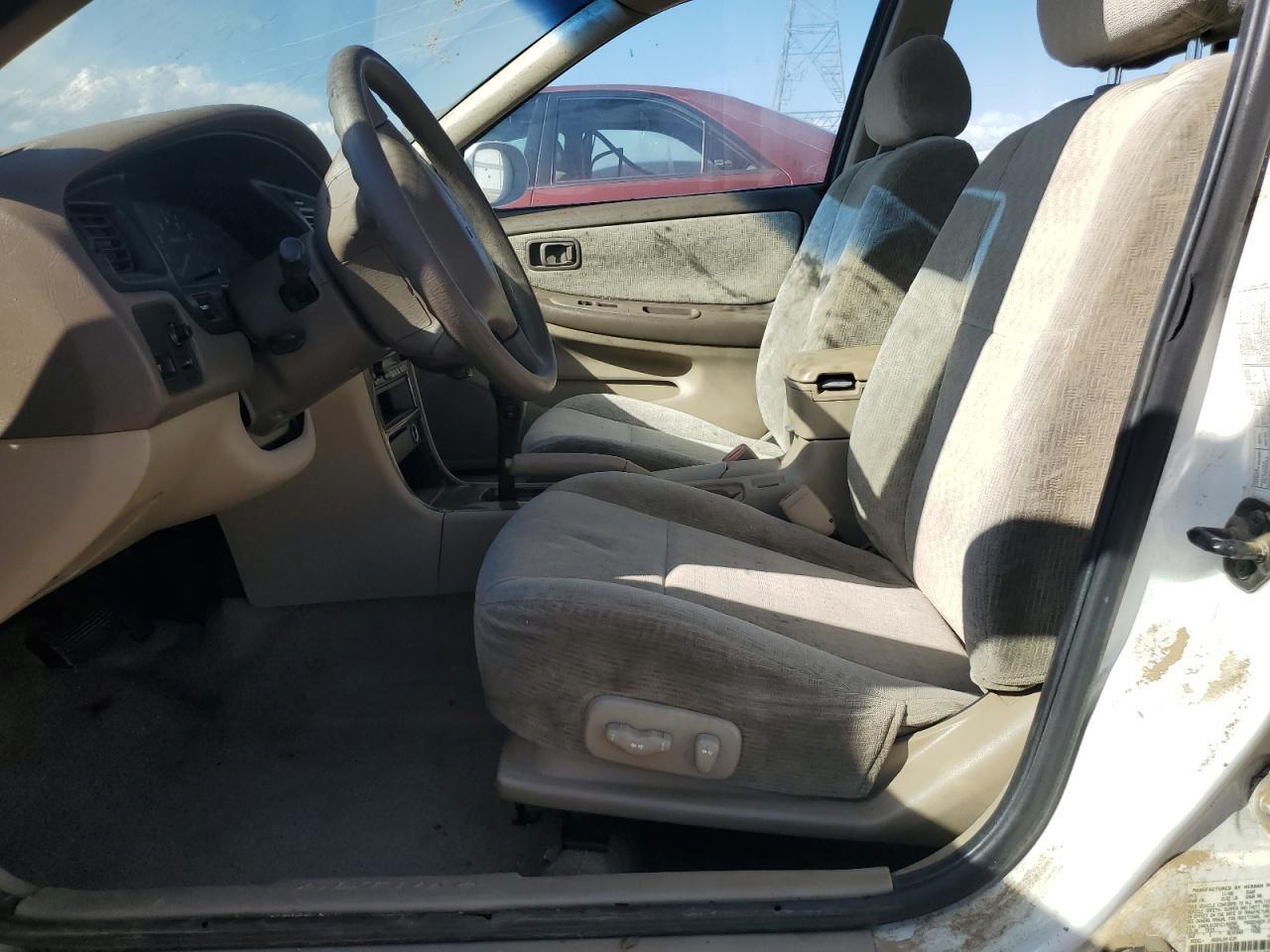 2001 Nissan Altima Xe - Фото 7