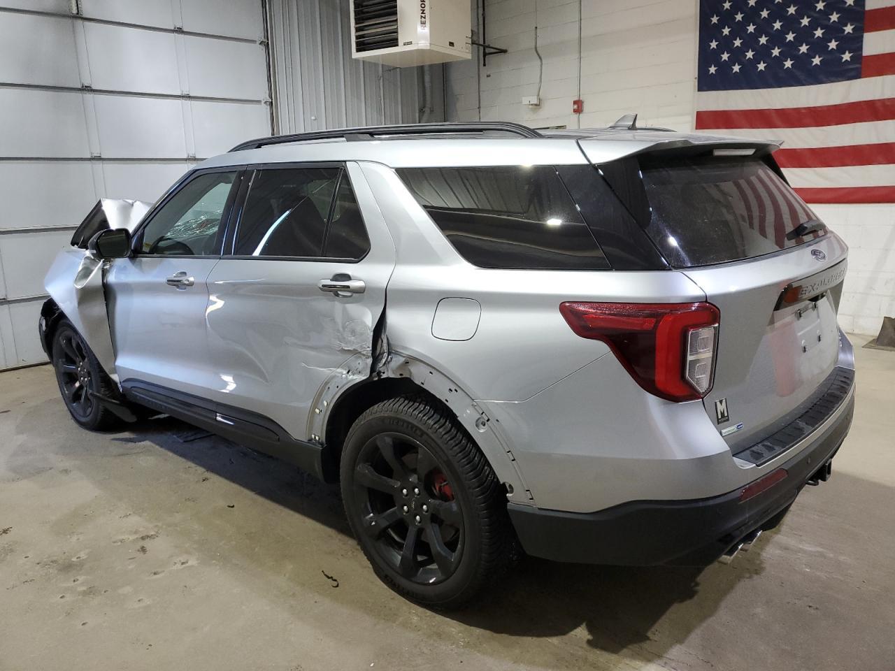 2023 Ford Explorer St - Image 2