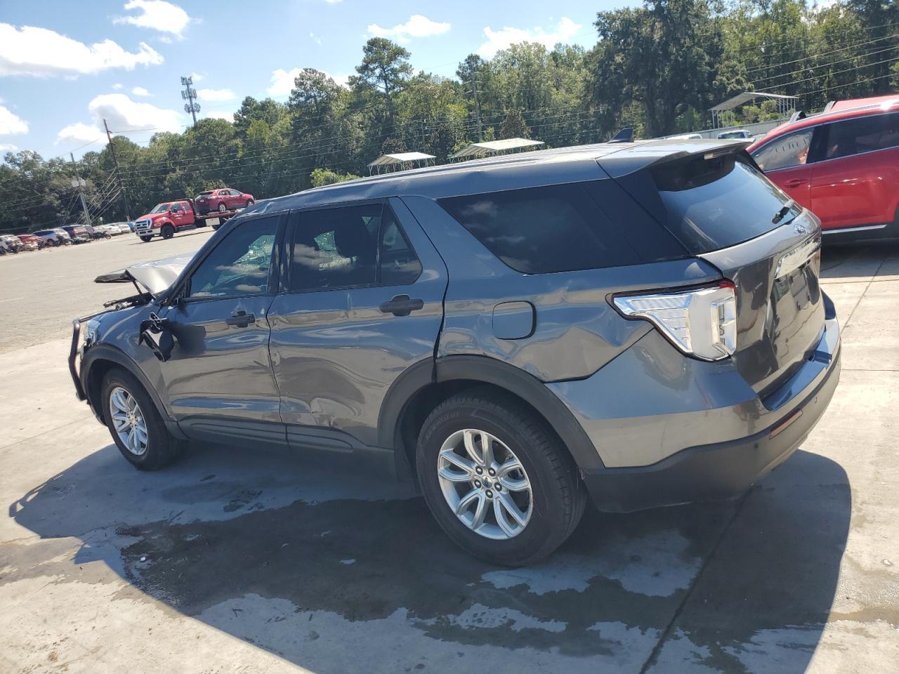 2021 Ford Explorer - Image 2