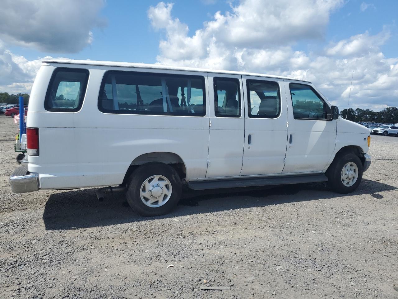 1999 Ford Econoline E350 Super Duty Wagon - Фото 3