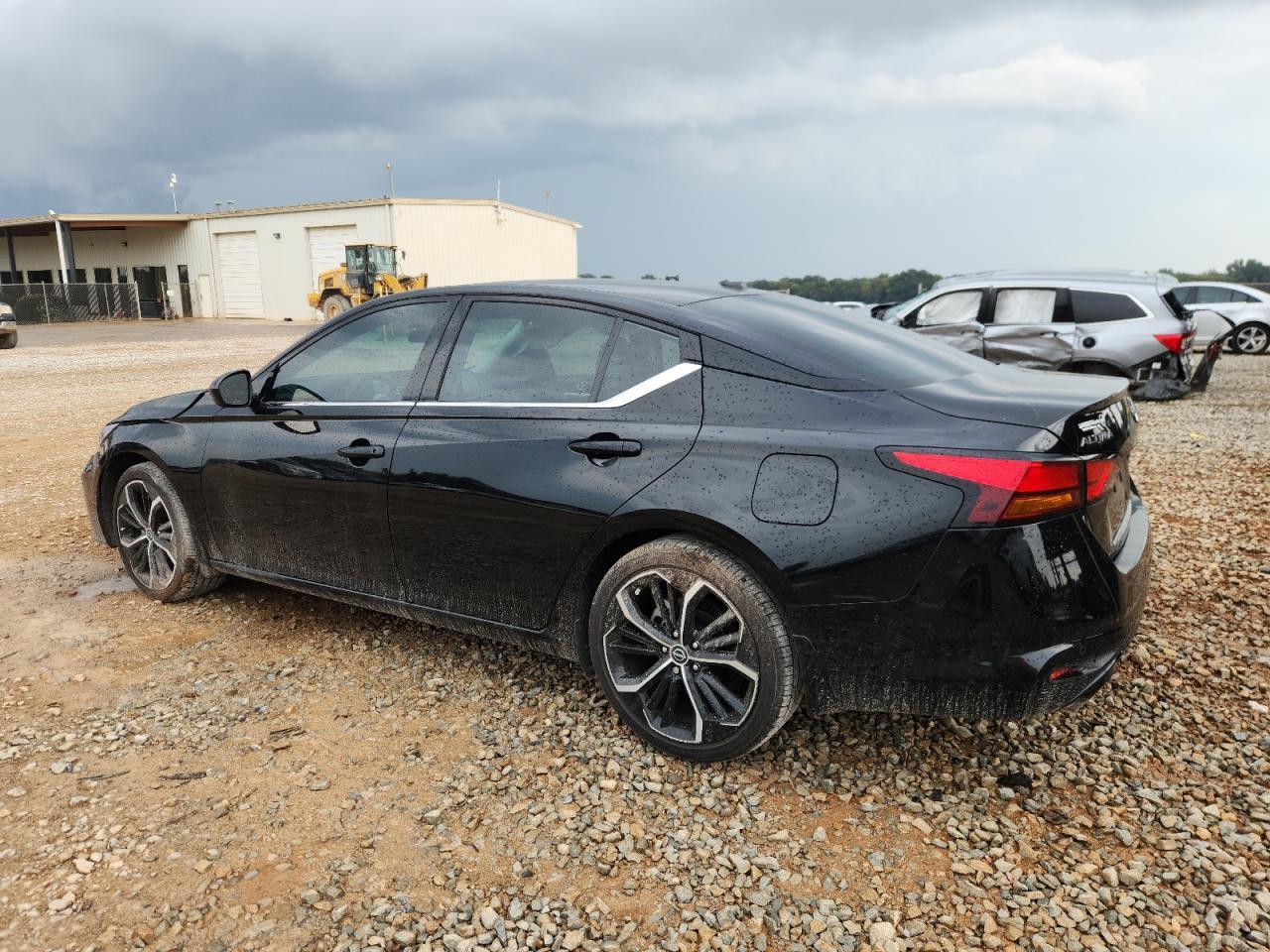 2024 Nissan Altima Sr - Фото 2