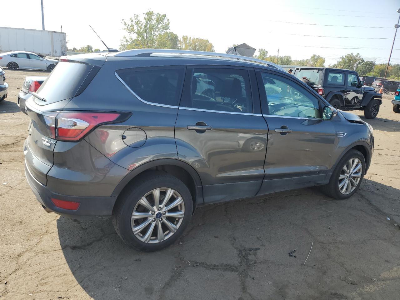 2017 Ford Escape Titanium - Фото 3