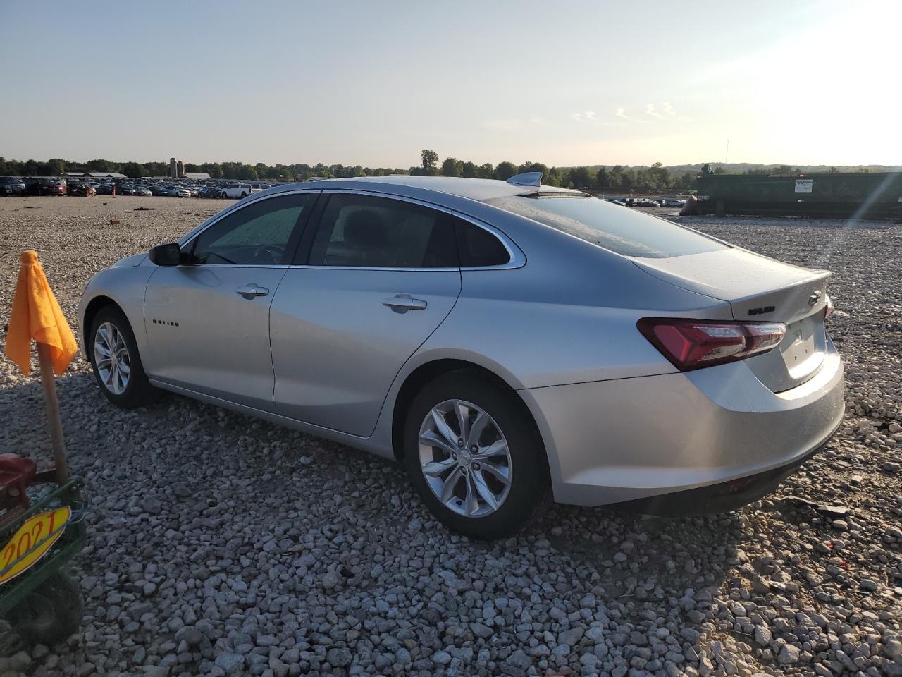 2019 Chevrolet Malibu Lt - Image 2
