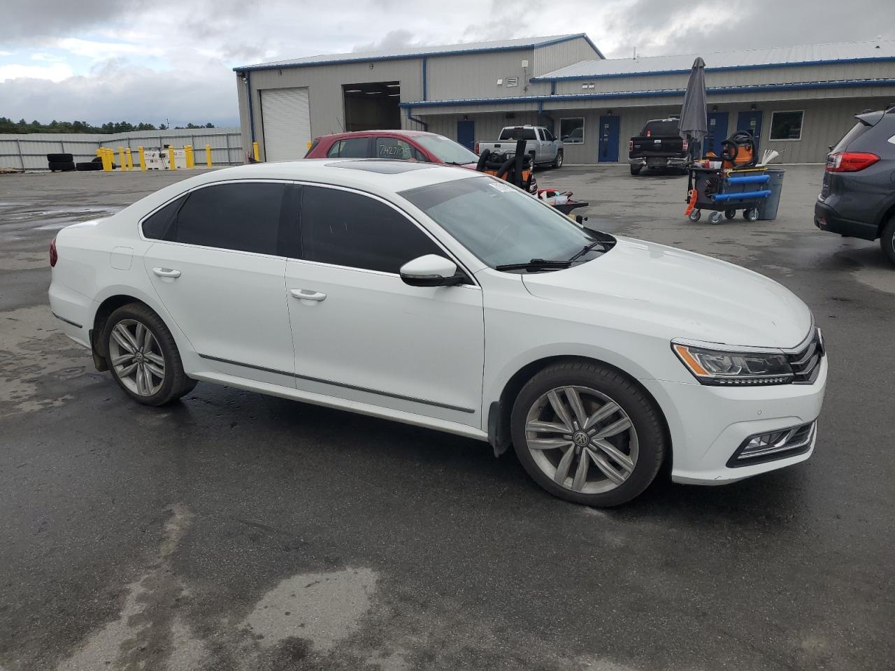 2017 Volkswagen Passat Se - Фото 4