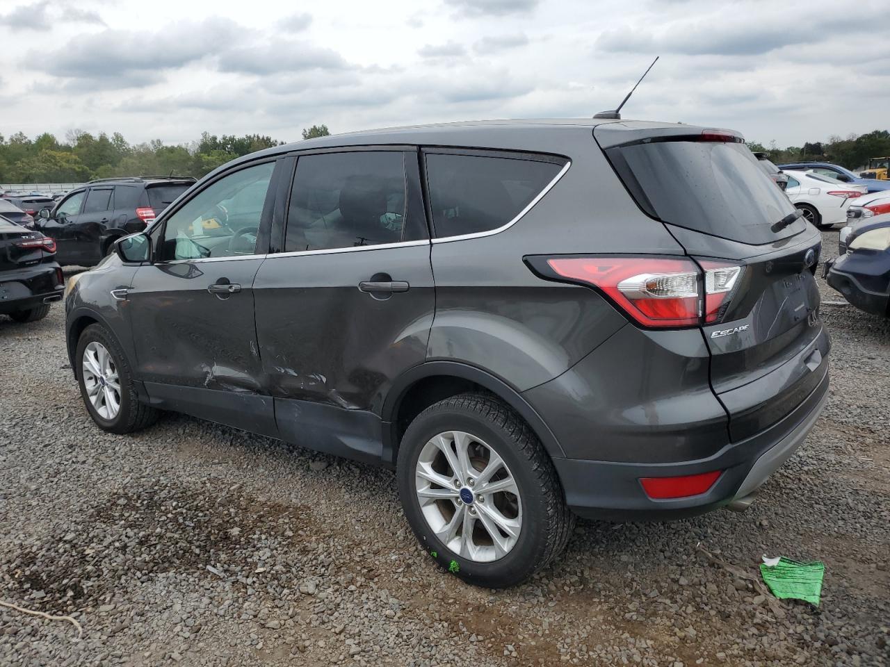 2017 Ford Escape Se - Фото 2